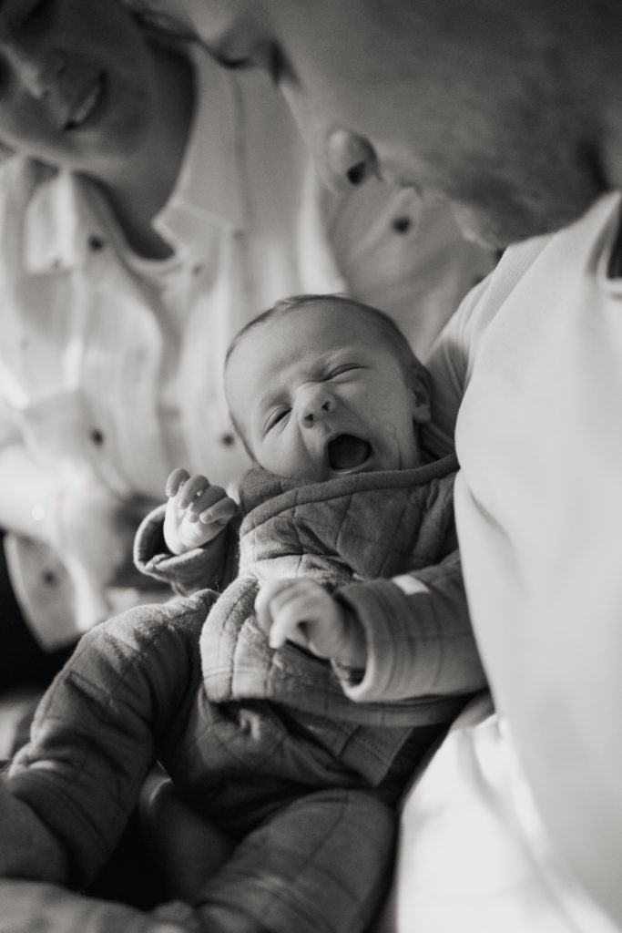 Reportage photo nouveau né bébé naissance nourrisson